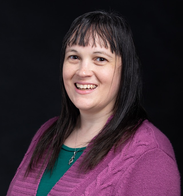 Author portrait of Rae Burgess